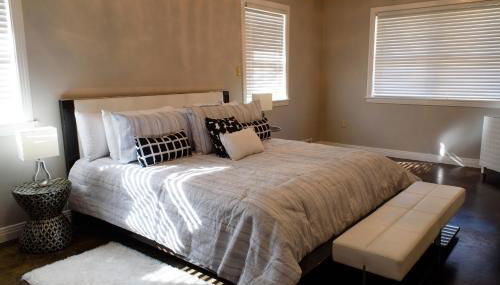 Oakwood Manor - Steps to Oaklawn, minutes to Downtown, Lakes, More - Foto 5