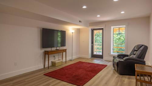 Mid-century Modern Impeccable Remodel with Hot Tub - Foto 4