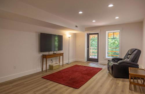 Mid-century Modern Impeccable Remodel with Hot Tub - Foto 4