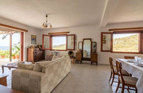 Overlooking Cheromilos - Foto 8