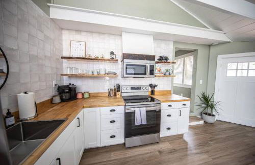 Unwind at this Modern Bethel Village Escape - Foto 38