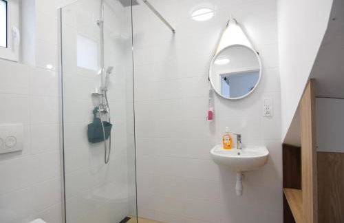 Cottage by Kiedrowickie Lake With Boat Access - Foto 20