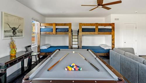 Paso Wine Country Farmhouse with Pool, Spa, Game Room - Foto 4, Game Room