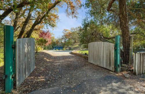 Ravenwood Wine County Retreat with Pool & Hot Tub - Foto 25