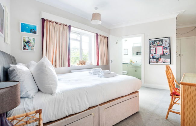 Majestic Home With Beautiful Garden in North West London by Underthedoormat - Foto 4