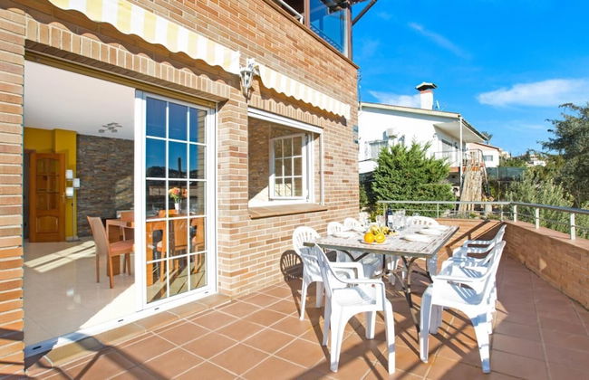 Sotet in Vidreres With 4 Bedrooms and 2 Bathrooms - Photo 3