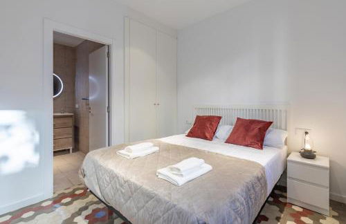 Apt with Antique Floor & lots of Sun Light - Photo 13