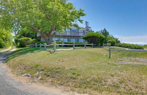 Deck with Water View Coastal Escape Near P-Town! - Foto 38