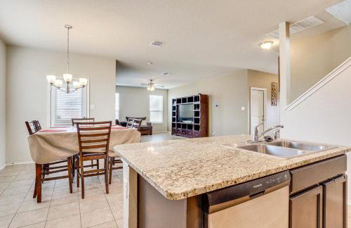 Family Friendly! 2-Story Home Near Georgetown Sq - Foto 9