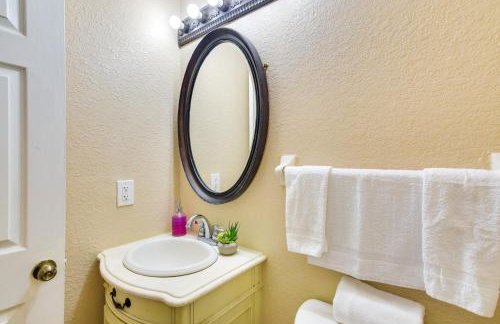 5 Mi to Hard Rock Stadium! Convenient World Cup HQ - Foto 12