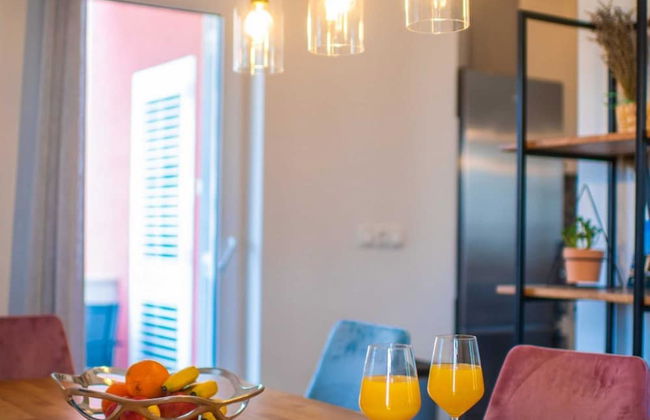 Charming and Tranquil Kastel Gomilica Apartment With Balcony and Patio - Foto 28