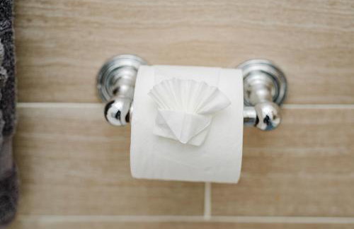 74L - 2BR Quincy - Cozy Couple Hideout near Wollaston Beach - Foto 47