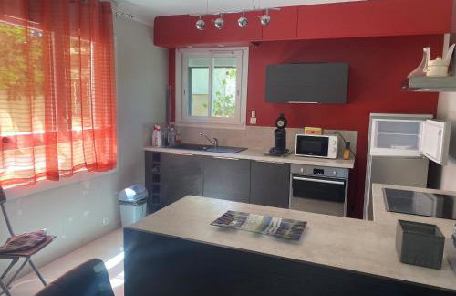 Rez de villa Grand T2 proche plage Marvivo-Sablettes - Foto 7