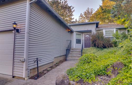 Beautiful Pet-Friendly Washougal Home with Fire Pit! - Foto 26