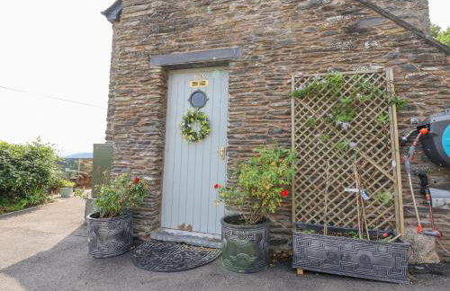 Coach House - Photo 25