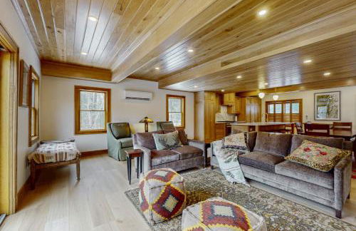 Less Than 1 Mi to Lake George! Family Retreat with Deck - Foto 10