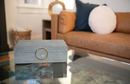 A Touch of Elegance - Foto 37