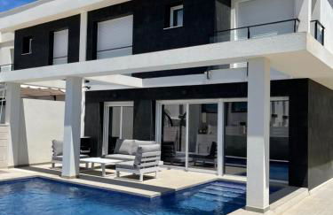 Casa Bos Dolpfin Wellness Luxury Entire Villa Pool & Jacuzzi Gran Alacant near Beach - Photo 5