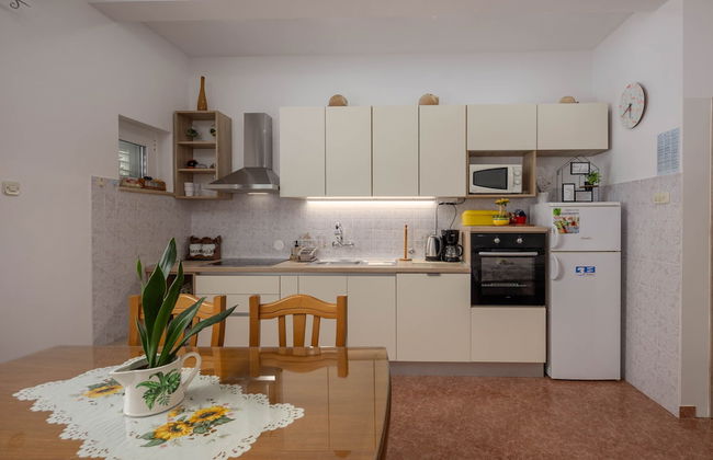 Pool Apartment Yellow Sun Omiš - Photo 5