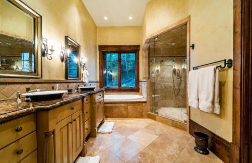 8 Bedroom Deer Valley Masterpiece with endless views. Theater hot tub game room ski-inout - Photo 22