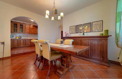 Ampia Casa con Giardino by Host Hero - Photo 12