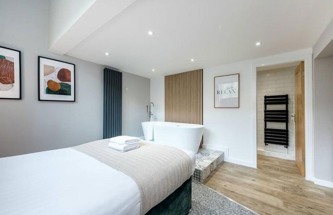 Host Apartments The Georgian Coach House 2 - Photo 33