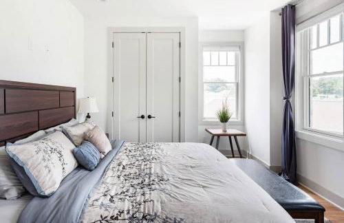 Brand New Luxury Home near Downtown - Foto 34