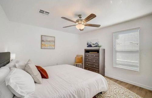 Spacious home With Heated Pool 3 miles from IMG! - Foto 48