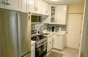 Relaxing 3 Bedroom House-Close to Beaches and Airport! - Foto 6