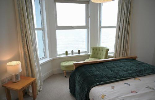 Bay View, Sleeps 18, 7 Bedrooms, 7 Bathrooms, Seafront, Criccieth - Foto 40
