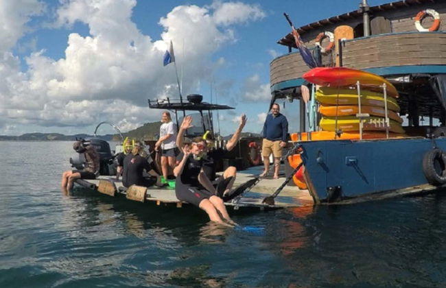 Bay of Islands Boat Trip - Photo 3