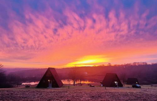 Cozy 2BR A-Frame Cabin w Hot Tub & Lake Views - Foto 32