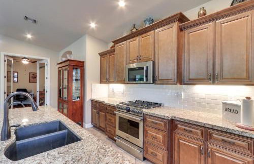 Pool and Golf Access! 55 and Mesa Retreat - Foto 7