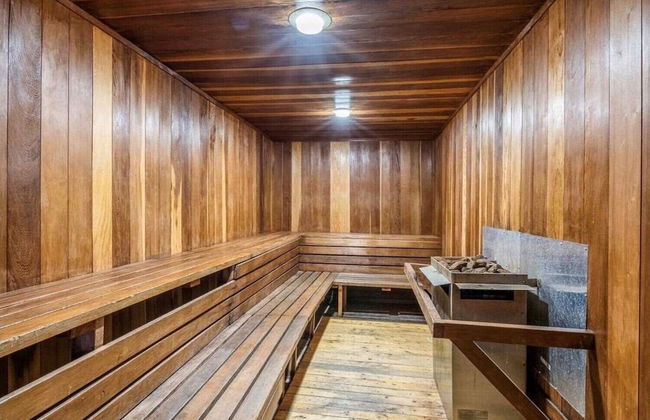 Inviting Mountain Retreat Steps From Ski Lifts! - Foto 34