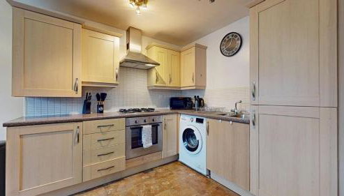 2 Bedroom House Near City Centre with Parking - Foto 4