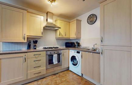 2 Bedroom House Near City Centre with Parking - Foto 4