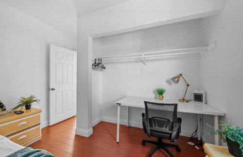 Entire Private Home with 4 Bedrooms 2 Bathrooms, Garage & Gated Yard, Near San Diego Gaslamp, Beach, Available Now - Foto 30