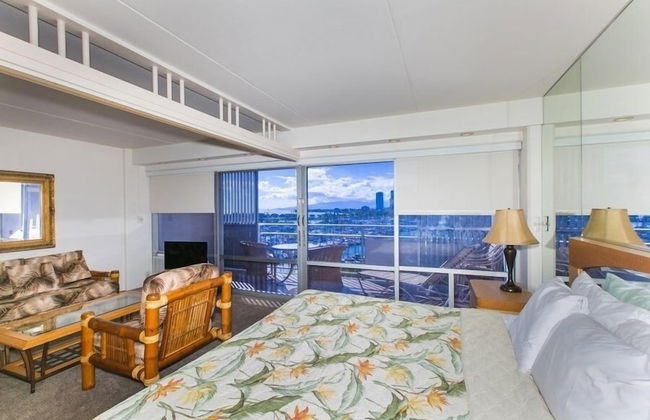 Spacious One Bedroom Harbor View Condos at Ilikai Marina With Private Balcony - Photo 44