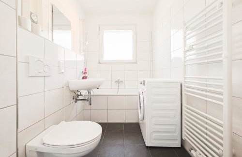 Tolstov Apartments - Monteurwohnung - 3 Schlafzimmer - Küche - Balkon - Waschmaschine - Foto 11