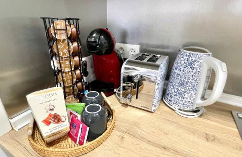 Designer and Quiet Studio 5 min to Maria Zambrano Station and 15 min walk to Beach - Foto 7