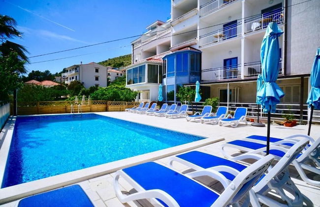 Hotel Bavaria - Photo 8