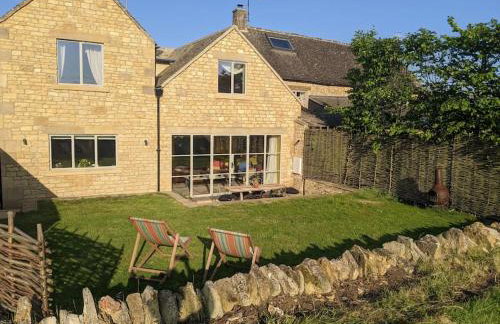 Stylish 3 bed Cotswold cottage with stunning views - Foto 25