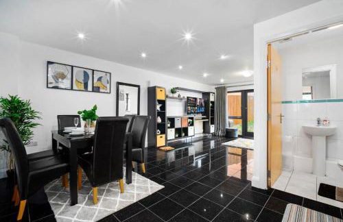 Spacious 4-bedroom House in Birmingham near city centre with Parking and ideal for families and groups - Foto 1