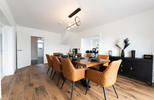 Escape Ordinary at Lily's Pad - Foto 48