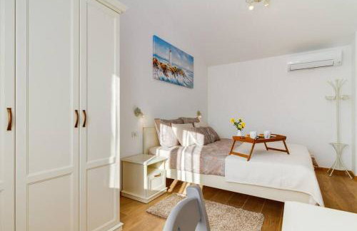 Villa NIMA - Holiday house with private pool - Foto 37