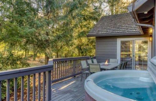 Lazy Bear Lodge · Spacious 6BR Lodge with Chef's Kitchen, Hot Tub, Golf Views and more - Foto 3
