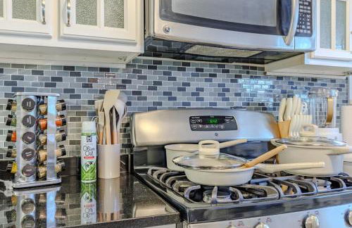 Stylish Forest Retreat Minutes from DC - Gary - Foto 5