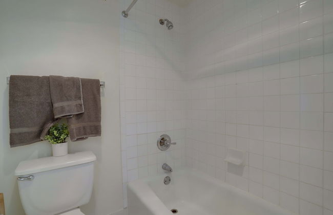 Fantastic Condo with Gym in Crystal City - Foto 32