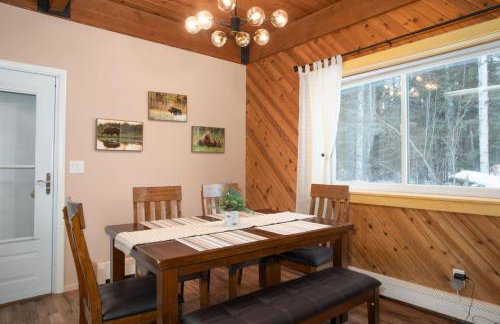 Fly Away Home with Aurora Views - Foto 6