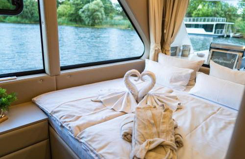 Lieblingsplatz Parey - schwimmendes Hausboot - Foto 8